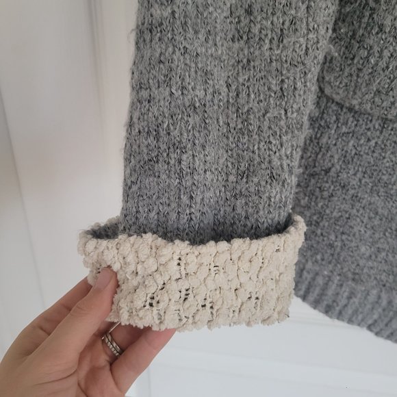 Hummingbird Fuzzy Cardigan - Picture 2 of 4